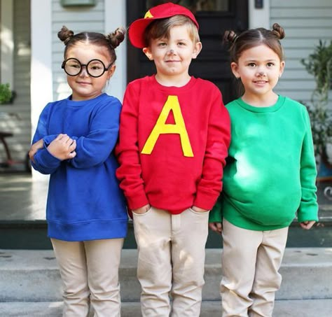 No-Sew DIY Alvin and the chipmunks Kids Costume | Primary.com Alvin And The Chipmunks Outfit, Chipmunks Costume, Diy Costumes Kids Boys, Boys Halloween Costumes Diy, Harry Potter Kostüm, Sew Halloween Costume, Sibling Halloween Costumes, Halloween Family Costumes, Halloween Costumes Kids