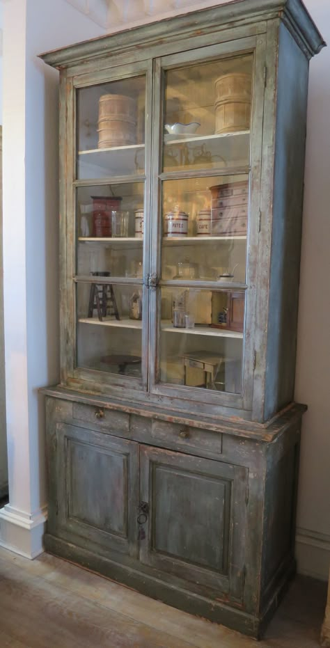 French Classic Interior Design, French Classic Interior, Zara Home Interiors, Outdoor Cupboard, Rustic French Kitchen, French Cupboard, French Dresser, Diy Paint Projects, Cottage Decor Living Room