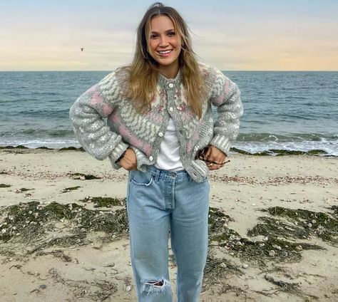 Meet Meredith Hayden: The Hamptons Chef Behind WishBone Kitchen on TikTok Private Chef Hamptons, Meredith Hayden Style, Private Chef Aesthetic, Meredith Hayden, Wishbone Kitchen, Hamptons Fashion, Aesthetic Photoshoot, Winter Street, Private Chef