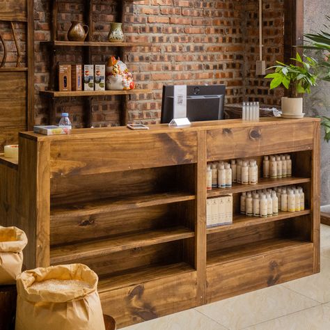 Store Counter Ideas Retail, Retail Check Out Counter Ideas, Check Out Counter Ideas, Cashier Counter Design Retail, Shop Counter Ideas, Cashier Counter Design, Gift Shop Interiors, Cashier Counter, Check Out Counter