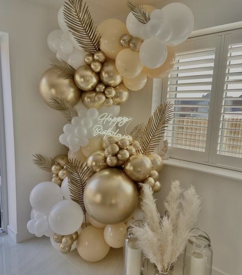 Cream White And Gold Birthday Decor, Ballon Decorations Elegant, Ring Arch Balloon Decor, Pampas Birthday Decor, Nude Birthday Decorations, Champagne Birthday Decor, Tan Birthday Party, Nude Party Decorations, Gold And White Decorations Party Ideas