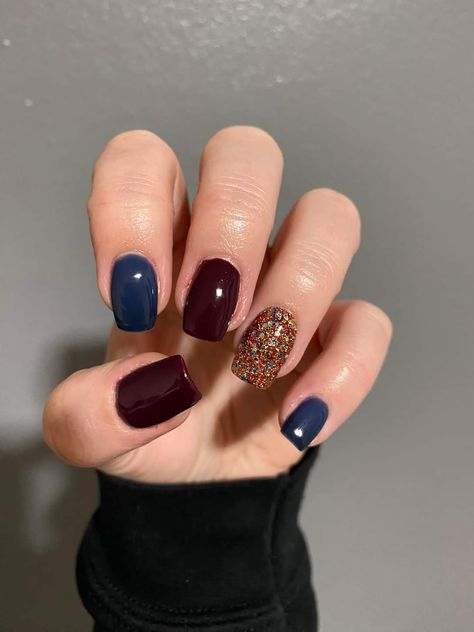 Nail Colors For Thanksgiving 2024, Thanksgiving Nails Dip, Thanksgiving Nails Gel Short, Thanksgiving Color Nails, Thanksgiving Short Nails, Fall Nail Dip Ideas, Fall Dip Nails Ideas, Thanksgiving Nail Designs Fall Simple, Easy Thanksgiving Nails