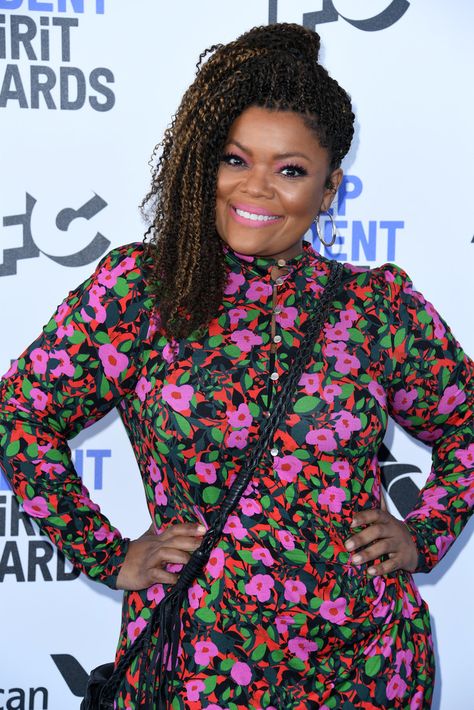 HAPPY 49th BIRTHDAY to YVETTE NICOLE BROWN!!   8/12/20  American actress, writer, comedian, and host. Brown starred as Shirley Bennett on the NBC comedy series Community. She had a recurring role as Helen Dubois on the Nickelodeon sitcom Drake & Josh, and voiced the character Cookie on the American-Canadian animated series Pound Puppies. Brown also starred as Dani in the 2015 version of The Odd Couple on CBS and as Dina Rose on the ABC sitcom The Mayor. Nicole Tv Funny Pictures, Carol Denning Oitnb, Dionne Davenport Gif, Happy 49th Birthday, Oitnb Behind The Scenes, 49 Birthday, Drake & Josh, Yvette Nicole Brown, Pound Puppies