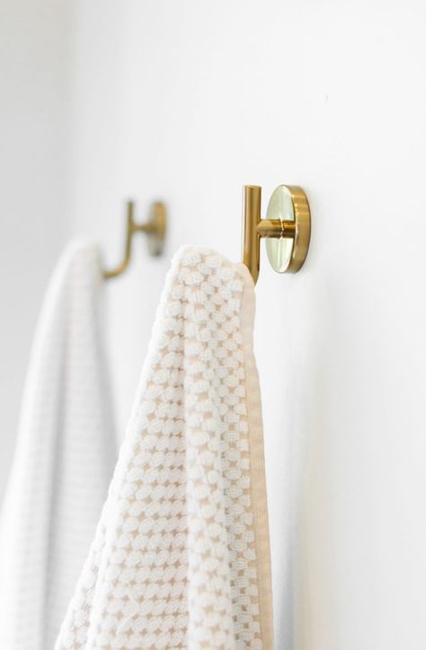 Towel Bars In Bathroom Ideas, Towel Bars In Bathroom, Bathroom Towel Hanging Ideas, Kids Bathroom Towel, Towel Hanging Ideas, Hang Towels In Bathroom, Bathroom Towel Hook, Bath Towel Hooks, Kids Bathroom Art