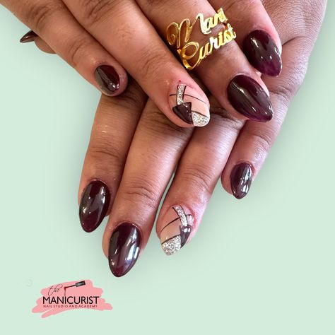 Extremely beautiful geometrical nailart. And the maroon colour ♥️ Maroon Colour, Nail Studio, Maroon Color, Nail Art Design, Nails Art, Stylish Nails, Nail Art Designs, Nail Colors, Art Design