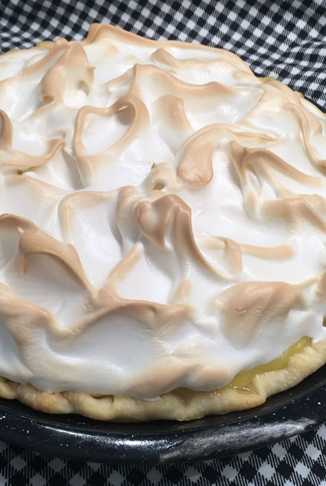 Banana Cream Pie Recipe With Meringue, The Best Banana Cream Pie Recipe, Banana Cream Pie Meringue, Banana Cream Pie With Meringue Topping, Recipe For Banana Cream Pie, Soft Pie Crust Recipe, Pie Shell Desserts, Home Made Banana Cream Pie, Banana Crème Pie