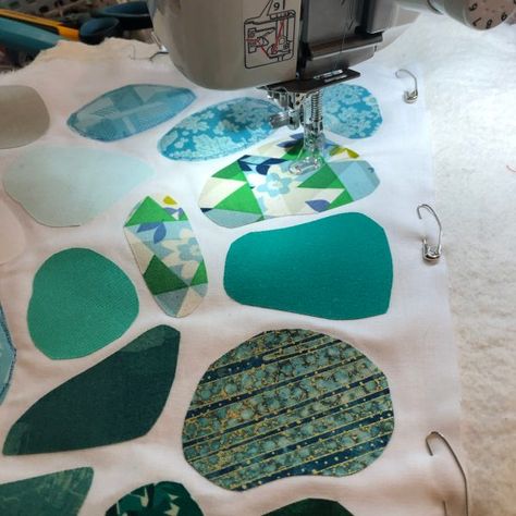 Sea Glass Quilt, Ocean Quilt, Seaglass Art, Sea Quilt, Scrap Fabric Crafts, Start Quilting, Landscape Quilts, Quilt Labels, Contemporary Quilts