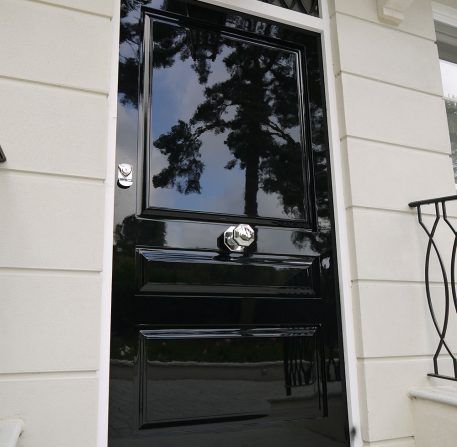 High gloss Piano Finish Front doors - Solid Wooden Doors Black Entry Doors, Exterior Door Designs, Black Front Door, Modern Entrance Door, Front Door Styles, Basement Furniture, Beautiful Front Doors, Make A Door, Black Front Doors