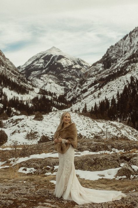 Laid Back Mountain Elopement in Winter | Taya and Becky's private mountain elopement vows were followed with a pizza elopement picnic and more dreamy, snowy wedding photos. See more winter wedding aesthetic, lace wedding dress, mountain elopement wedding and elopement wedding lgbt. Book McKenzie for your Colorado elopement and alternative wedding photography at mckenziebigliazzi.com! Pizza Elopement, Wedding Dress Mountain, Elopement Vows, Winter Wedding Aesthetic, Elopement Picnic, Elopement Winter, Mountain View Weddings, Winter Mountain Wedding, Banff Elopement