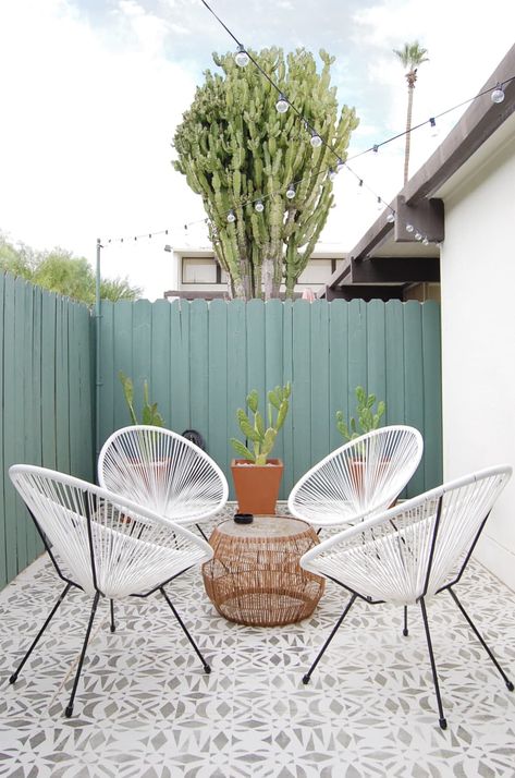 Post Image Palm Springs Decor Mid Century, Mid Century Patio, Palm Springs House Exterior, Mid Century Outdoor Furniture, Palm Springs Backyard, Mid Century Patio Furniture, Mid Century Palm Springs, Palm Springs Decor, Palm Springs House