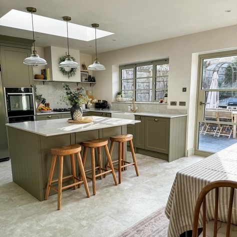 Ad: never not staring at my beautiful new doors and window from @origin_global 😍😍😍 I always loved this kitchen/dining/snug space in my home but I cannot get over how much these beautiful aluminium internal and external doors and windows have elevated the space to the next level with the perfect complimentary RAL colour. (Swipe through to see the Easter bunny!) Products listed below: Soho Bi-folding door: OB-36+ Slimline window: OW-70 with flat trim Soho Internal door: OI-30 #interiordesign #g... Country House Kitchen, Open Plan Kitchen Dining Living, Wallpaper Kitchen, Open Plan Kitchen Dining, Kitchen Designer, Open Plan Kitchen Living Room, Organizer Kitchen, Kitchen Interior Design, Designer Kitchen