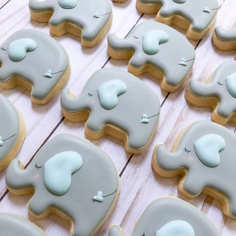 Baby Shower Reveal Ideas, Royal Icing Decorated Cookies, Baby Shower Party Planning, Cookie Recipes Decorating, Gender Reveal Cookies, Elephant Cookies, Crazy Cookies, Elephant Baby Shower Theme, Sugar Cookie Royal Icing