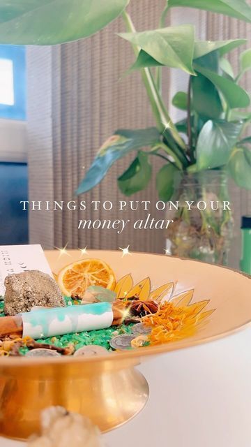 High Vibe Home | The Modern Witch Shop on Instagram: "✨ let’s talk about money altars ✨ this new moon in Virgo happening on Jupiters day has got me fixing mine up today, so let’s talk about it! 💰 Your money altar is your space to do all your manifestations, money rituals + attract abundance to you ✨ some things you can put on your money altar are : 💰 a money bowl 💰 money oils 💰 money incense 💰 plants 💰 pyrite, green aventurine, tigers eye, malachite + moss agate 💰 money! real or fake 💰 c Abundance Altar, Money Incense, Money Altar, Money Bowl, New Moon In Virgo, Money Rituals, Moon In Virgo, Witch Shop, Virgo Moon