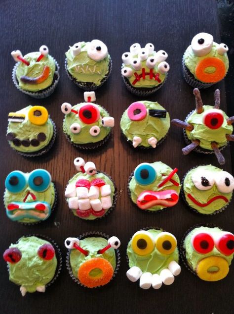 Cupcakes Fall, Alien Cupcakes, Cupcake Bar, Best Recipes Ever, Biscuit Decoration, Alien Monster, Alien Party, Yoghurt Cake, Monster Cupcakes