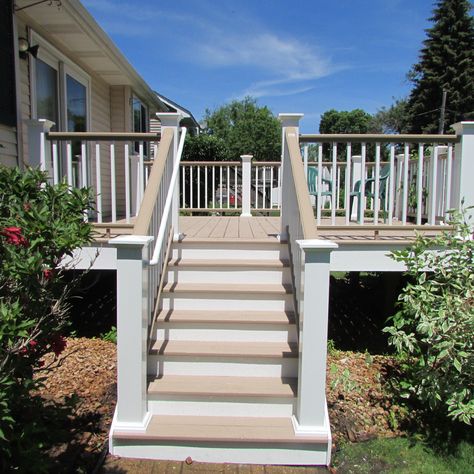 White Railing Deck, Decks With White Railings, Deck White Railing, Deck With White Railing, White Deck Railing, White Railing, Wood Pool Deck, Beach House Deck, Beautiful Decks