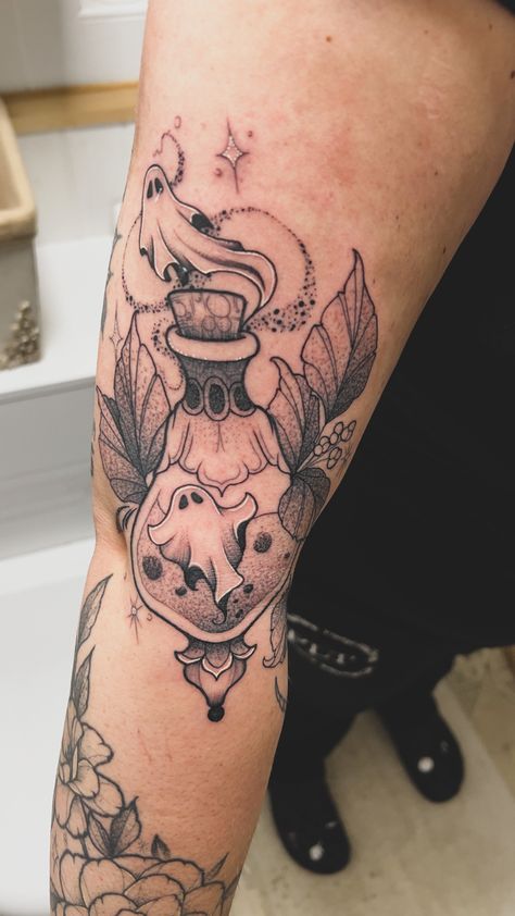 Ghost In A Bottle Tattoo, Time In A Bottle Tattoo, Spell Jar Tattoo, Minecraft Potion Bottle, Apothecary Tattoo, Witchy Flash Tattoo, Cauldron Tattoo, Potion Bottle Tattoo, Boo Tattoo