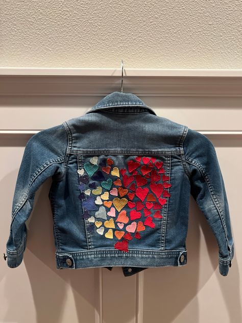 Upcycled GapKids Jean Jacket. I appliquéd scraps of drapery samples in the shape of hearts to form one big heart. Upcycled Jean Jacket, Jean Jacket Art, Denim Embellishment, Jeans Crochet, Denim Jacket Embroidery, Jeans Refashion, Customised Denim Jacket, Jacket Embroidery, Embellished Denim Jacket