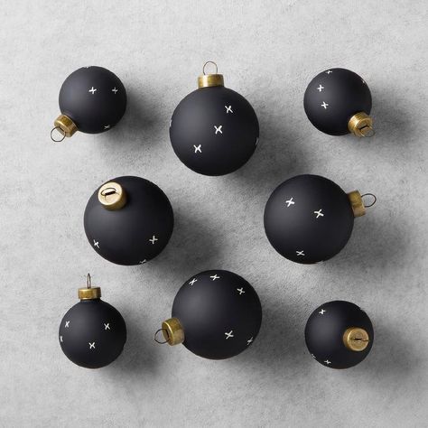 Decor/accessories - Traditional meets modern in this Patterned Ornament Set from Hearth & Hand with Magnolia. Classic ball ornaments are given a sleek, sophisticated look with a ... Black And Gold Christmas, Black Christmas Decorations, Diy Natal, Black White Christmas, Diy Christmas Ornaments Easy, Dark Christmas, Black Christmas Trees, White Christmas Decor, Navidad Diy