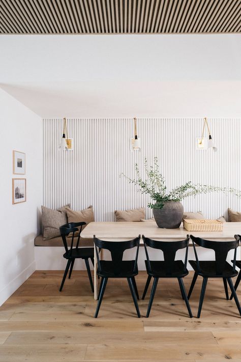 #DownToEarthProj | THELIFESTYLEDCO Portfolio — THELIFESTYLEDCO Shop Coin Banquette, Banquette Seating In Kitchen, Dining Room Bench Seating, Black Dining Room Chairs, Kitchen Banquette, Interior Design Dining Room, Black Dining Room, Dining Room Interiors, Oak Dining Chairs