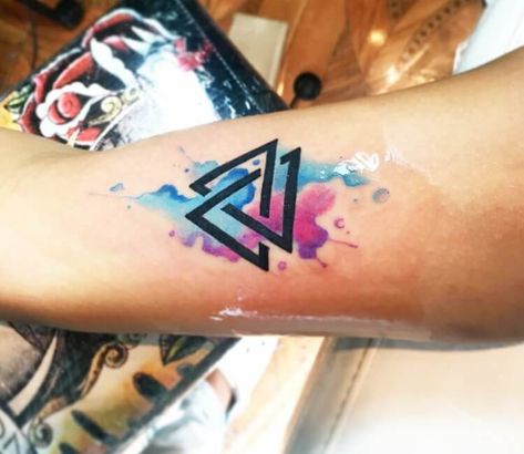 Valknut Tattoo Design, 3 Triangle Tattoo, Photo Triangle, Small Tattoos For Ladies, Valknut Tattoo, Star Tattoos For Men, Triangle Tattoo Design, Arrow Tattoos For Women, Anniversary Tattoo