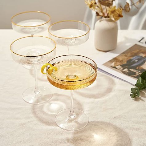 Classic Manhattan Glasses For Cocktails, Champagne Coupe, Ripple Coupe Glasses, Art Deco Gatsby Vintage, Crystal with Stems Glasses With Gold Rim, Sidecar Cocktail, Gold Rimmed Glasses, Nesting Accent Tables, Old Fashioned Drink, Wine Tasting Events, Theme Vintage, Cocktail Glassware, Cocktail Set