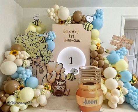 INSPIRATION💕 IDEAS💕 BALLOONS 💕 | Photo: @estacaodobalao Keep calm and stay inspired 💕 #make_a_wish_ua #organicballoons #organicballoongarland #organicballoondecor… | Instagram 1st Birthday Party Decor, Hosting Parties, Random Products, Winnie The Pooh Themes, Green Sand, Baby Shower Deco, Baby Birthday Themes, 1st Birthday Party Decorations, Winnie The Pooh Birthday