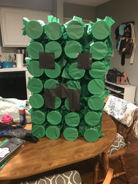 Poke a creeper game with prizes in each tissue paper covered cup. Poke A Cup Game, Minecraft Birthday Party, Minecraft Birthday, Minecraft Party, Halloween Games, School Parties, Paper Cover, Creepers, Tissue Paper