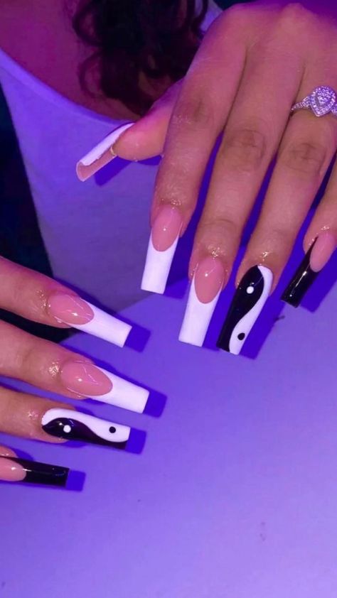 Cute Simple Nails Acrylic Coffin Long, Nail Ideas Acrylic Unique, Smeduiem Acrylic Nails, Acrylic Nails Astethic, Bestie Acrylic Nails, Back To School Nails Long Square, Nail Inspo Square Purple, Mail Inspo Long, Cute Nails Designs For Acrylics