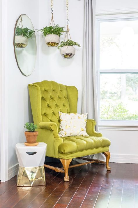 Vintage Chair that might have come from our living room.  Super Comfy!  I need those hanging planters at work. ~Mary Wald's Place ~ At Home With Kelly Moore Clark in Ruston, Louisiana - A Beautiful Mess Chartreuse Decor, Dark Wooden Floor, Elegant Bedroom Design, Lustre Vintage, Blue Accent Chairs, Elegant Bedroom, Diy Chair, Green Chair, Design Your Home