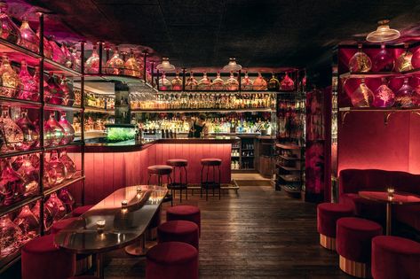 Shhhh. Here are the best hidden bars in the City of Light, according to Forest Collins from 52 Martinis. Italian Speakeasy, Cocktail Bar Interior, Cocktail Bar Design, Bar Paris, Street Taco, Paris Bars, No Entry, Secret Bar, Speakeasy Bar