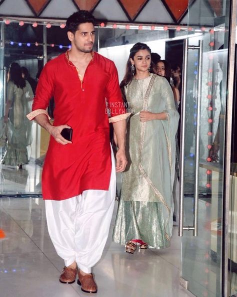 Sidharth Malhotra & Alia Bhatt ️ Kurta Pajama Men Punjabi, Pathani Suit, Mens Indian Wear, Boys Kurta Design, Wedding Kurta For Men, Kurta Pajama Men, Indian Groom Wear, Wedding Dresses Men Indian, Mens Sherwani