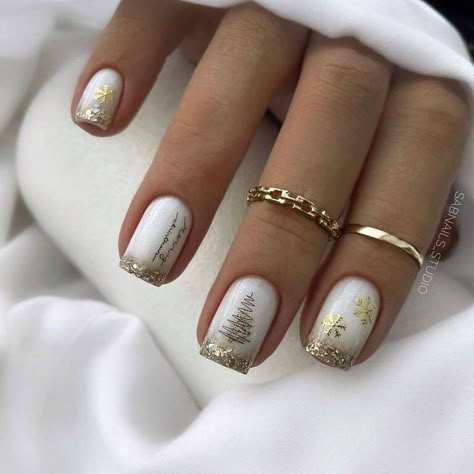 Gold Christmas Nails Square, Hard Gel Nails Design, Beige Nails Design, White Nails With Gold, Wow Nails, Christmas Gel Nails, Beige Nails, Nails 2023, 2023 Christmas