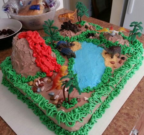 Dinosaur Cake Square Dinosaur Cake, Dinosaur Land, Dinosaur Cake, Dinosaur Toys, Dinosaur Party, Birthday Cake, Baby Shower, Blogger, Pastel