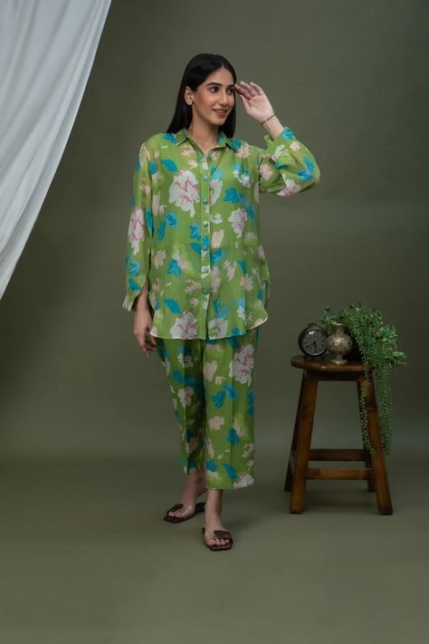 Material typeChanderi
Fit typeLoose
StyleRegular
ThemeFloral
Closure typeElastic
Care instructionsDry Clean Only Cod Set, Cotton Short Dresses, Design Outfit, Happy Dresses, Simple Kurta Designs, Shirt Pant, Designer Kurti Patterns, Pakistani Fashion Casual, Stylish Short Dresses