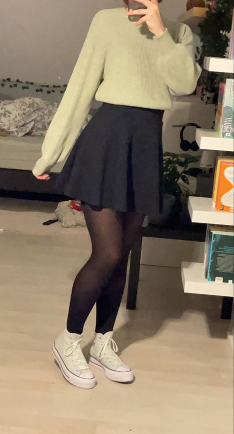 Black Circle Skirt Outfit, Black Skater Skirt Outfit, Long Socks Outfit, Circle Skirt Outfits, Skater Skirt Outfit, Black Tights Outfit, Pantyhose Fashion, Tumblr Outfits, Uniform Fashion