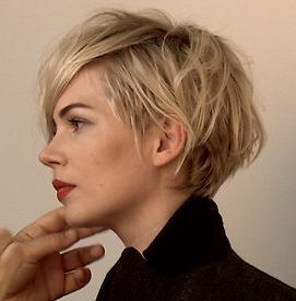 Michelle Williams Louis Vuitton Michelle Williams Hair, Penteado Cabelo Curto, Michelle Williams, Short Blonde, Short Blonde Hair, Pixie Hairstyles, Hair Today, Great Hair, Pixie Haircut