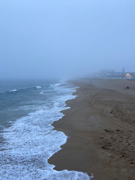 Foggy rainy beach Foggy Coastal Town, Rainy Beach Aesthetic, Laufey Songs, Rainy Ocean, Color Relativity, Rainy Beach Day, Seafoam Green Wedding, Foggy Ocean, Gloomy Beach