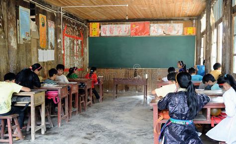 Village School Photography, Bangladesh Students, Old Village Life In Pakistan, Village Childhood Photography, Dystopian Society, Indian School Of Business Hyderabad, Charity Organizations, Guilin, Poor People