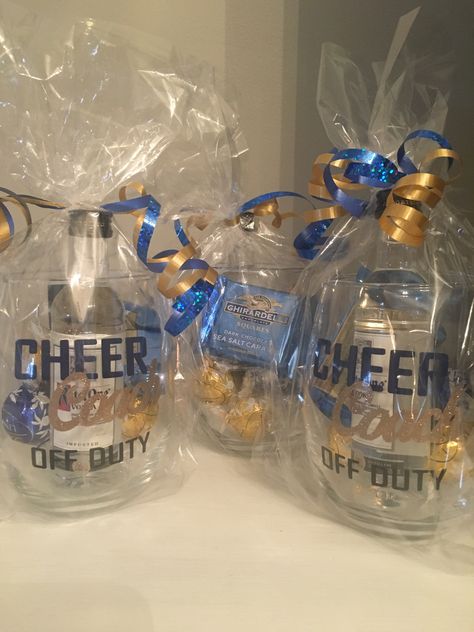 Cheerleading coach gift Cheer coach off duty glass filled with blue & gold foil wrapped chocolates Cheer Team Christmas Party Ideas, Cheer Coaches Gift Ideas, Cheer Coach Gift Basket Ideas, Cheer Coach Christmas Gift Ideas, End Of Season Cheer Party Ideas, Cheerleader Coach Gifts, Gift For Cheer Coach, Cheer Gifts From Coach, Diy Cheer Gifts For Team