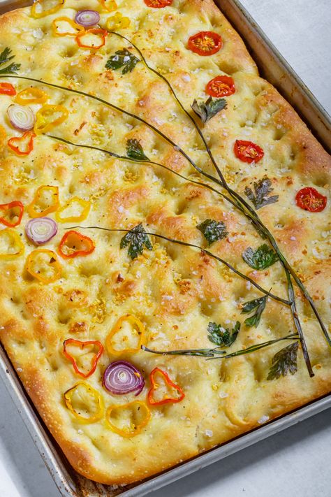 Simple and completely delicious Vegan Focaccia is chewy yet soft with a super crispy exterior and immense flavor. You don’t need to be a pro baker to make this tasty yeasted bread. This dough rests overnight in the fridge for more flavor and hands-off time. Vegan Foccacia, Herb Flatbread, Vegan Focaccia, Completely Delicious, Fuel Pull, Making Pizza Dough, Vegan Baked Goods, Vegan Bread Recipe, Tasty Bread Recipe