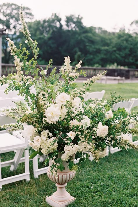 Flowers In Urns, Urn Arrangements, White Urn, Flower Urn, White Floral Arrangements, Boda Mexicana, Memorial Flowers, Wedding Ceremony Flowers, Ceremony Flowers