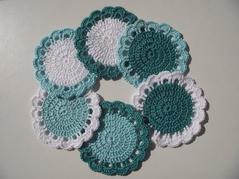 Crochet et tricot facile avec explications: Sous-tasse au crochet Crochet Flowers, Granny Square, Floral Rings, Crochet Earrings, Crochet Patterns, Couture, Square, Crochet, Flowers