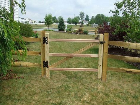 Best Split Rail Fence Gate Ideas ~ http://lovelybuilding.com ... Split Rail Fence Gate, Fence Gate Ideas, Fence Driveway, Wood Fence Post, Split Rail Fence, Fence Gate Design, Country Fences, Fence Designs, Gate Ideas