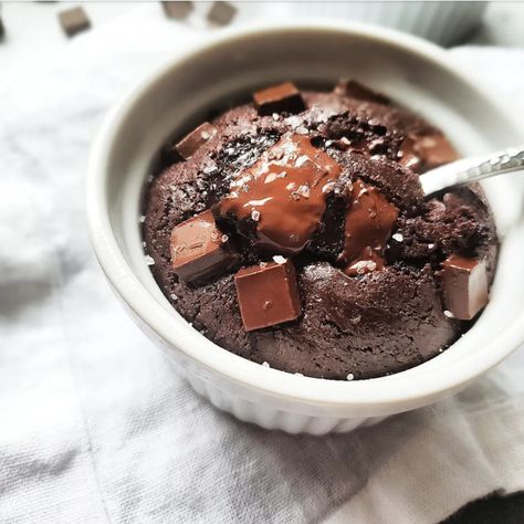 Mug Brownie, Peanut Butter Oatmeal Chocolate Chip, Peanut Butter Oatmeal Chocolate Chip Cookies, Brownie In A Mug, Dark Chocolate Fudge, Brownie Cups, Chocolate Fudge Brownies, Fudge Brownie, Chocolate Mugs