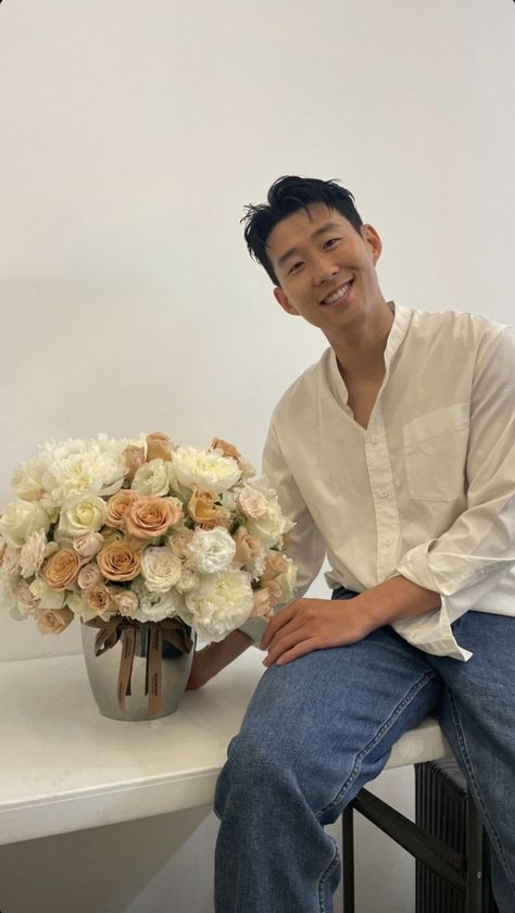 Heung Min Son, Football Wife, Korea Soccer, Kat Williams, Son Heungmin, Footballers Wives, Son Heung Min, Ronaldo Photos, Football Boyfriend