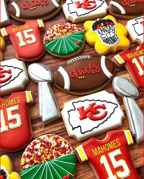 Super Bowl Decorated Cookies, Superbowl Sugar Cookies, Superbowl Cookies Decorated, Super Bowl Sugar Cookies, Super Bowl Cookies Decorated, Football Desserts Easy, Superbowl Cookies, 2024 Cookies, Football Sugar Cookies