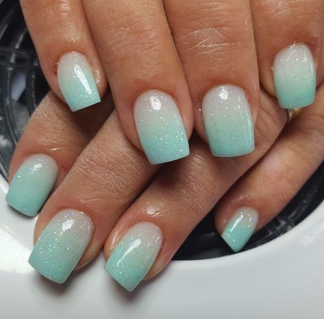 Tiffany Blue Nails Design, Tiffany Blue Nails, Ombre Nail Art Designs, Nail Lab, Fingernail Designs, Green Nail Designs, Cute Gel Nails, Beach Nails, Dipped Nails