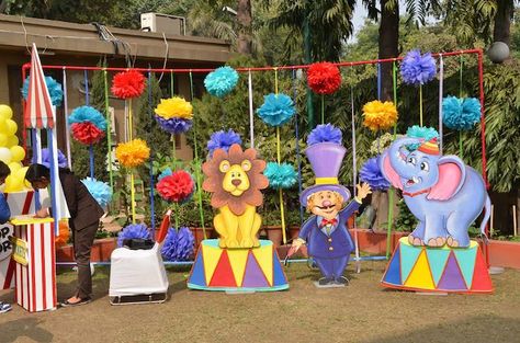 First Birthday Carnival, Carnival Birthday Party Theme, Birthday Carnival, Circus Carnival Party, Circus Decorations, Adult Party Themes, Circus Theme Party, Kids Carnival, Carnival Themed Party