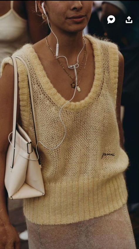 Stylish Knitwear, Knitwear Trends, Mode Crochet, Yellow Knit, K K, Summer Knitting, Mode Inspo, 가을 패션, Knit Outfit