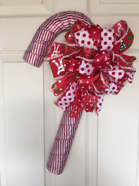 Candy Cane Wreath Diy, Candy Cane Story, Candy Cane Door Hanger, Candy Cane Image, Candy Cane Decor, Cane Decor, Candy Cane Sleigh, Christmas Wreath Candy, Cane Door